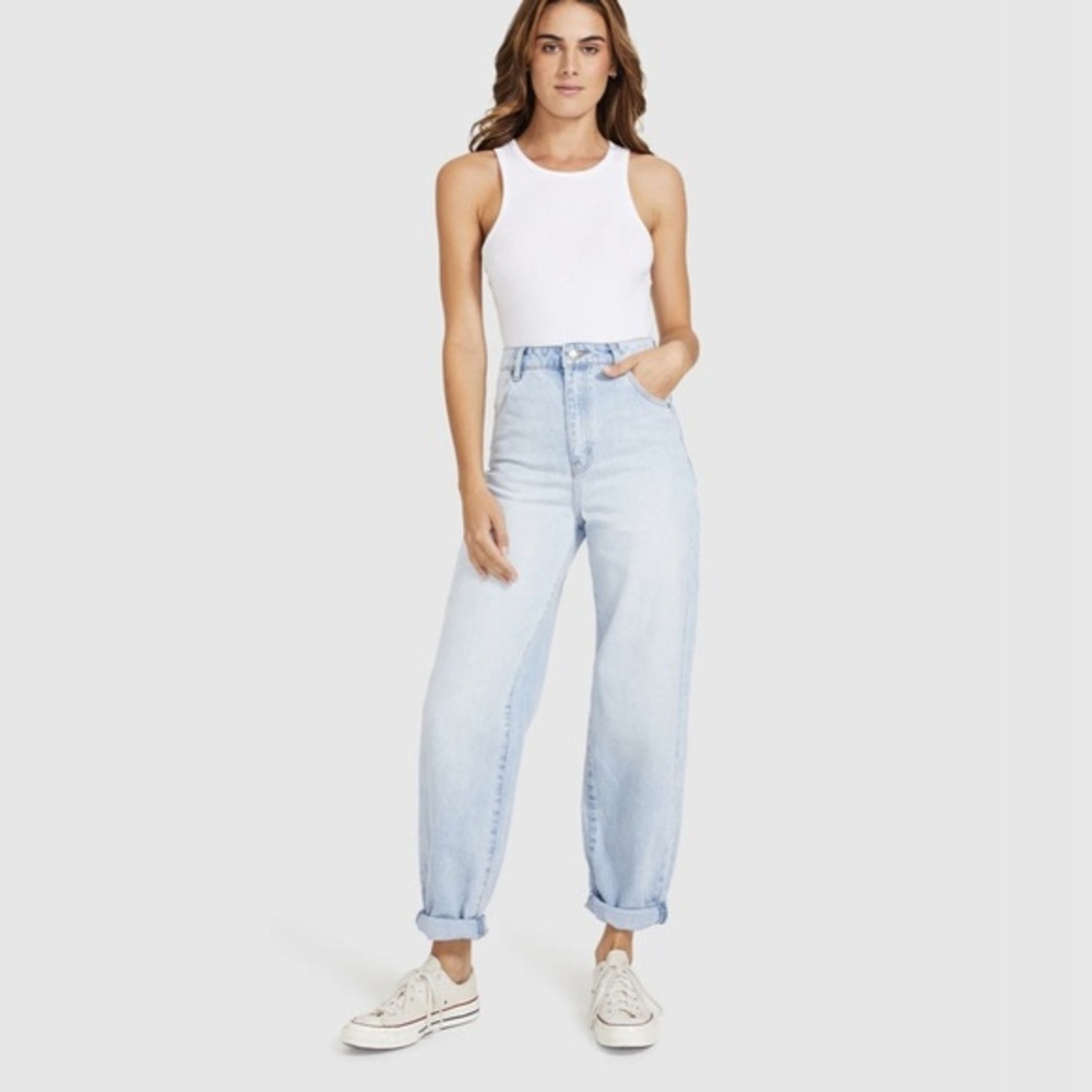 ROLLA’S GENIE x DEVON REVOLVE jeans